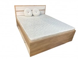 Классическая двуспальная кровать с ящиками для уютной комнаты - стиль и функциональность